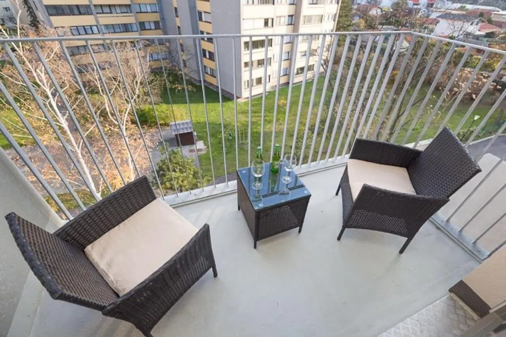 Premium City Apartment With Balcony! Free Garage Parking Included! Wiedeń