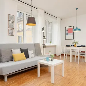 Old Town Spacious Piwna By Renters , Warszawa Polska