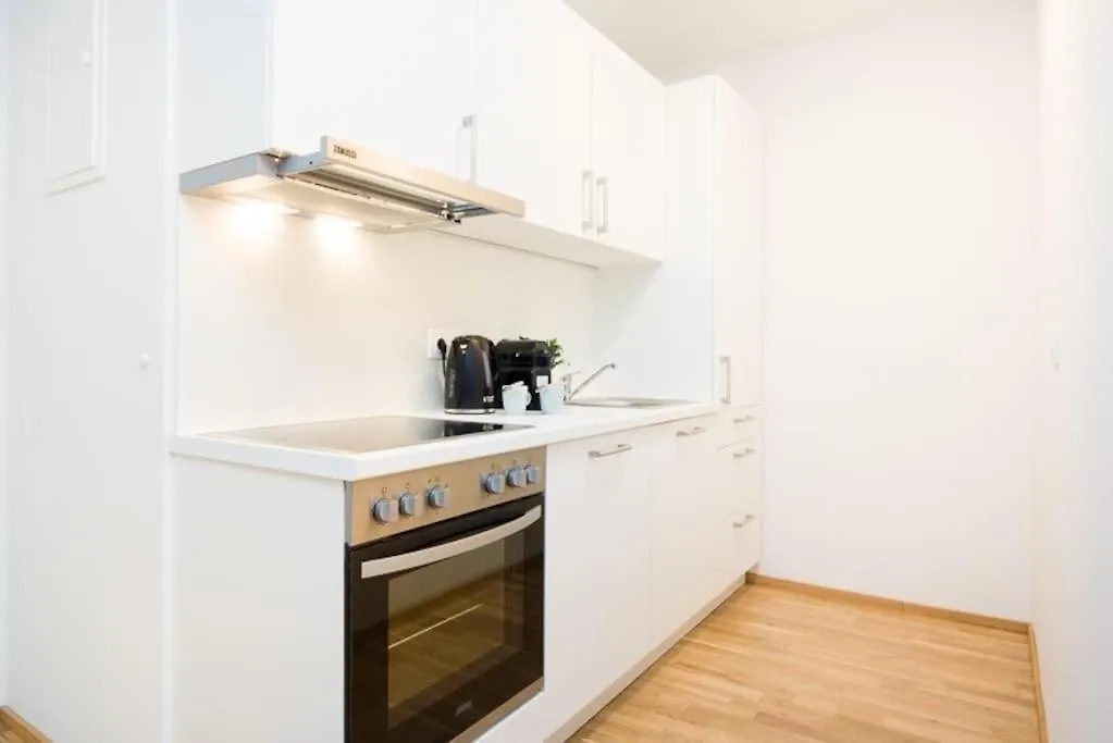 Premium City Apartment With Balcony! Free Garage Parking Included! Wiedeń